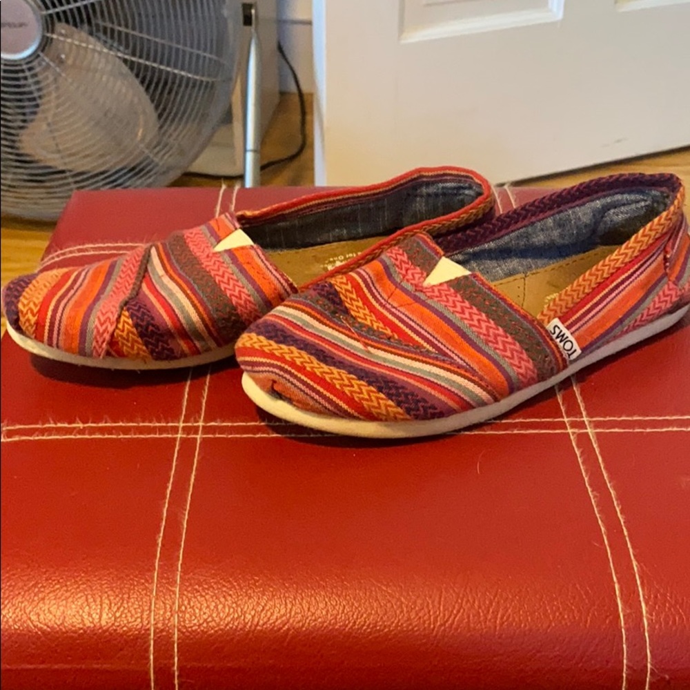Toms
